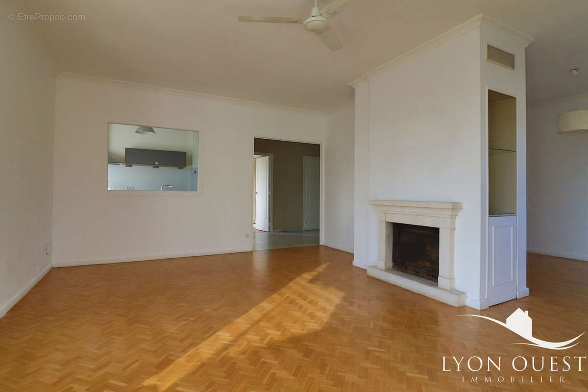 Appartement à CHARBONNIERES-LES-BAINS