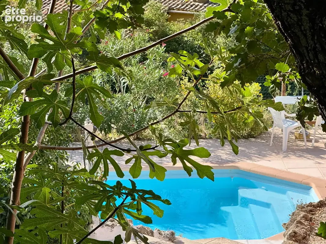 Maison à VARAGES