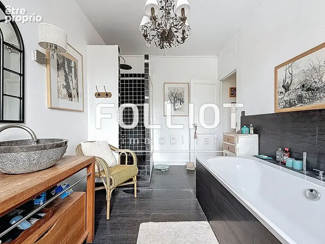 A Vendre Élégante Maison de Maître  Quartier  Carteret de 205 m² - photo 17