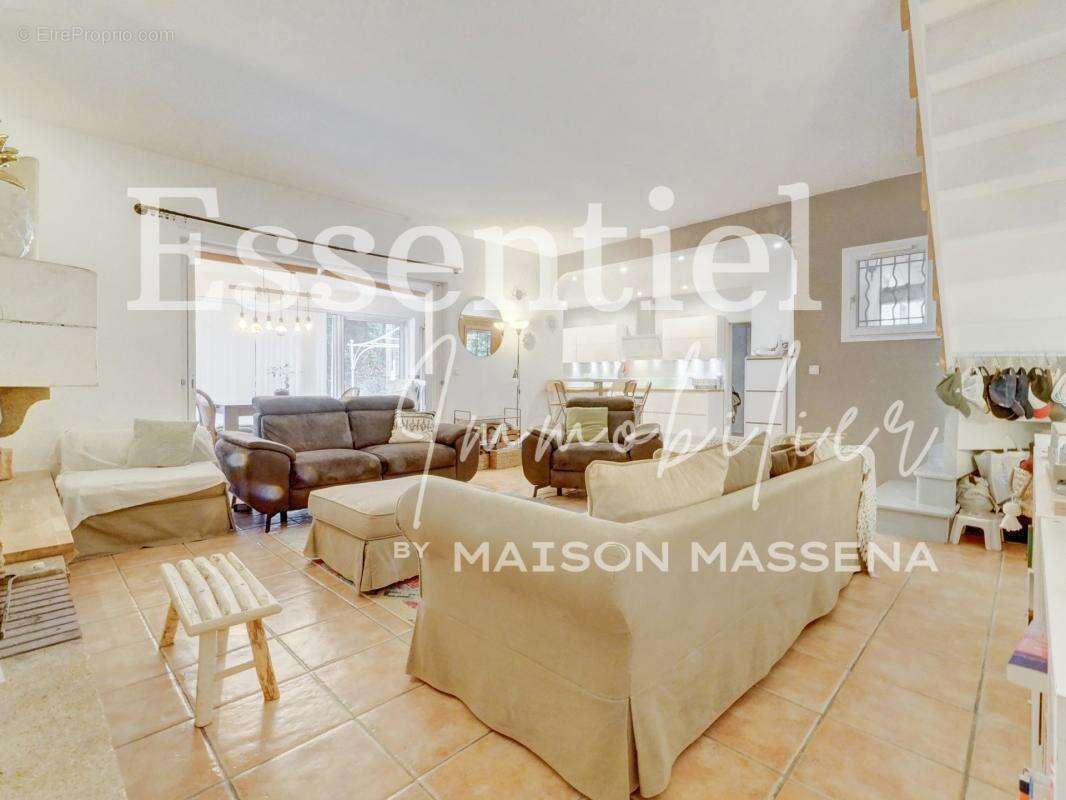 Maison à SAINT-LAURENT-DU-VAR