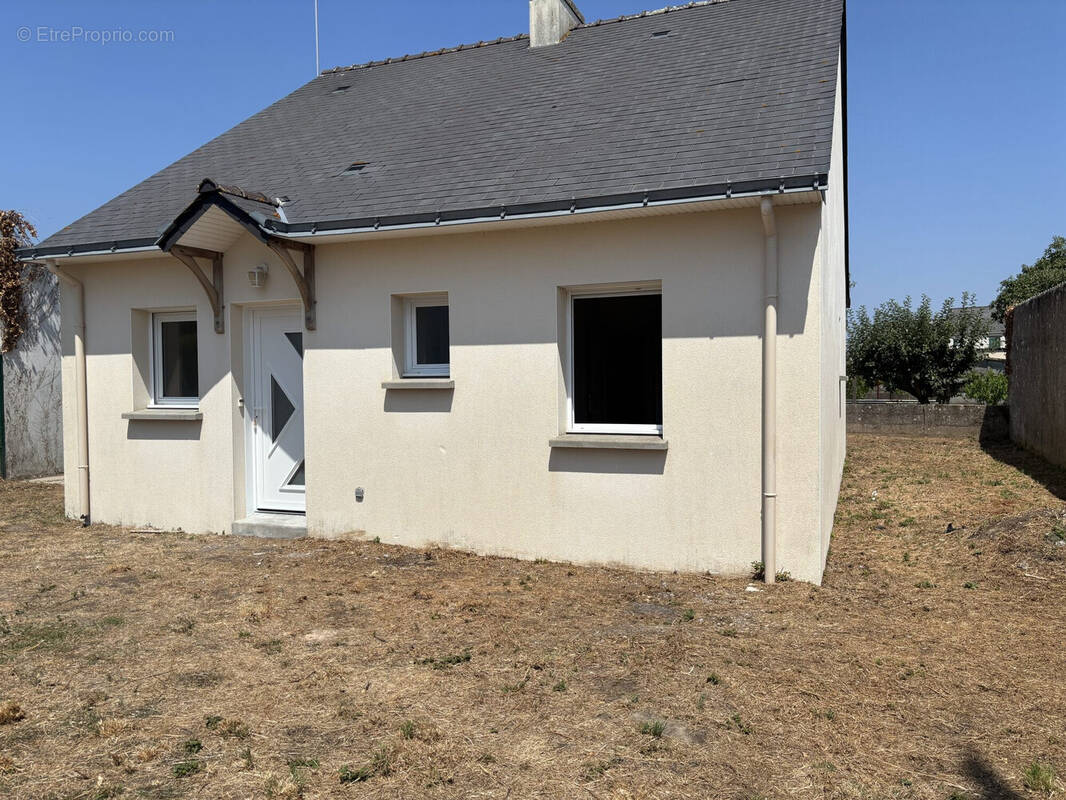 Maison à DONGES