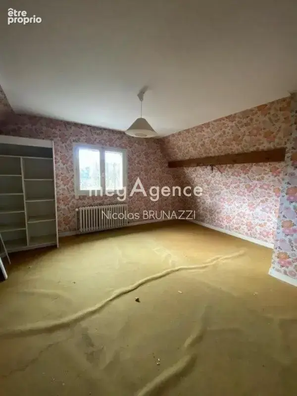 Immeuble à fort potentiel – 264 m² à Ambrières-les-Vallées - photo 7