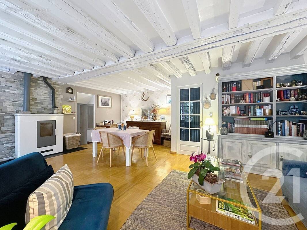 Maison à SAINT-MERY