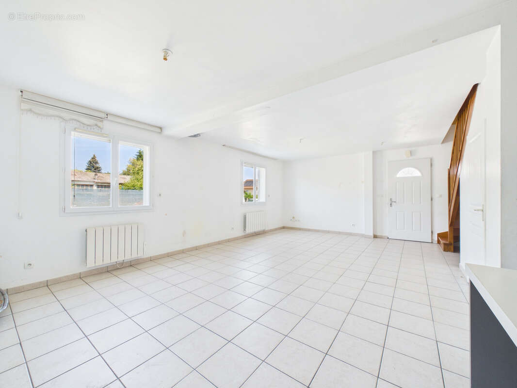 Maison mitoyenne - secteur calme - Pontcharra - 117 m2 - photo 5