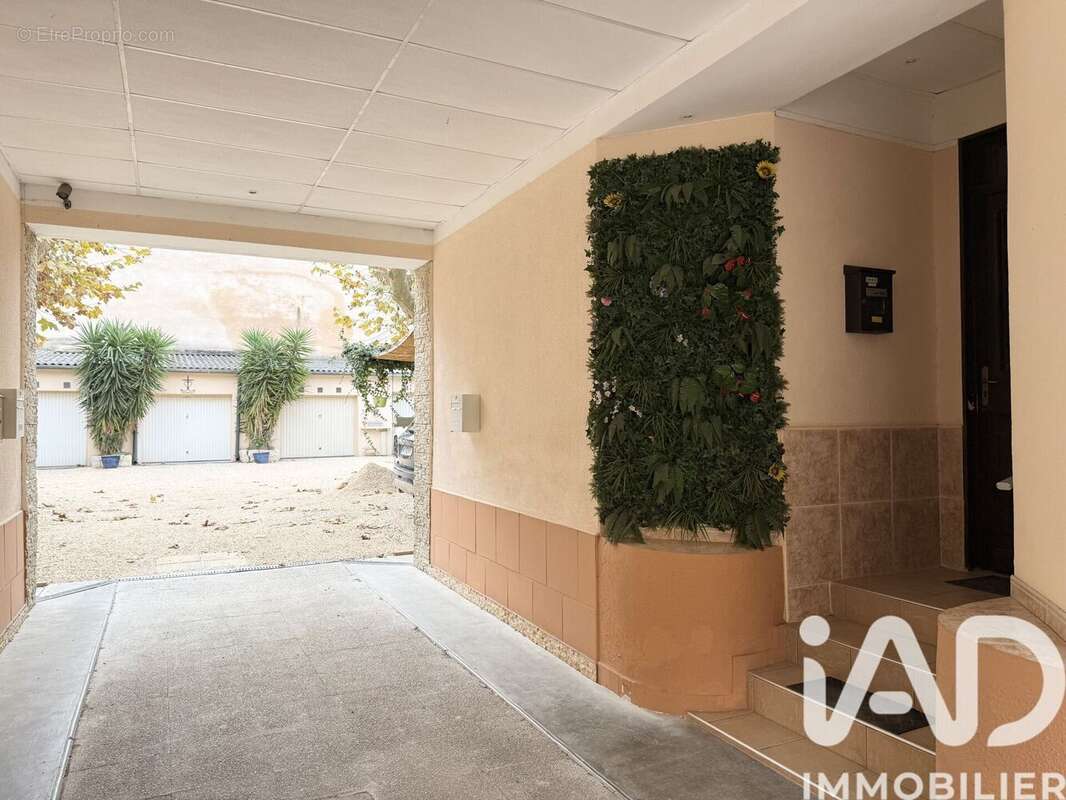 Photo 2 - Appartement à NIMES