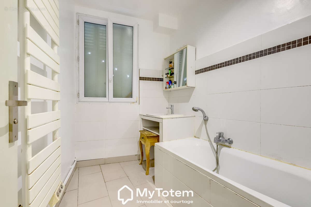BAS MONTREUIL   À quelques minutes du métro   Appartement 3 pièces avec espace aménagé en sous-sol   86 m2 au - photo 12