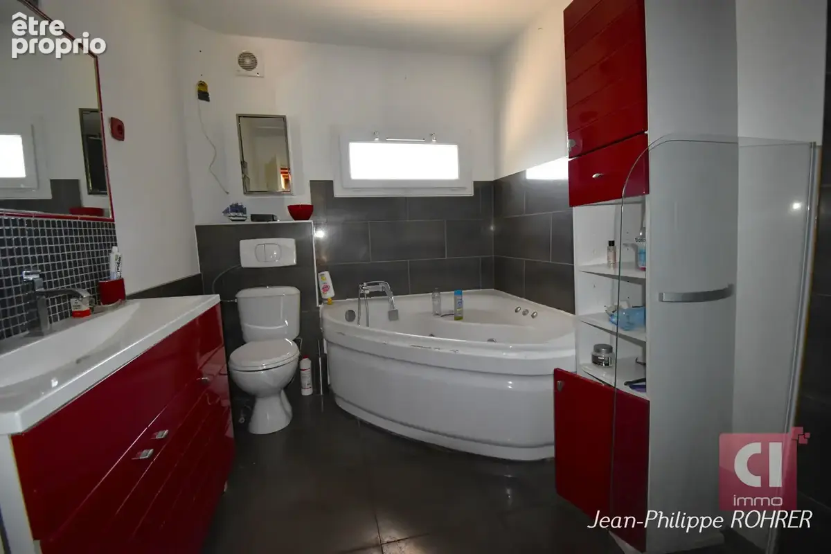 Sainte-anastasie-sur-issole propriété avec 2 dépendances, piscine et garage de 65 m² ? multiples possibilités - photo 12
