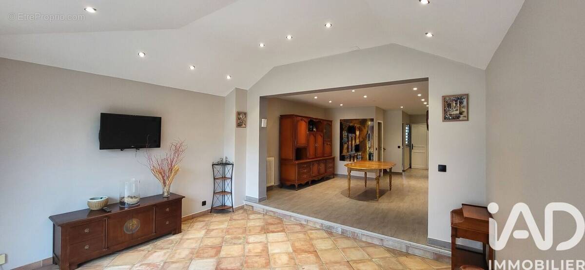 Photo 1 - Maison à RUEIL-MALMAISON