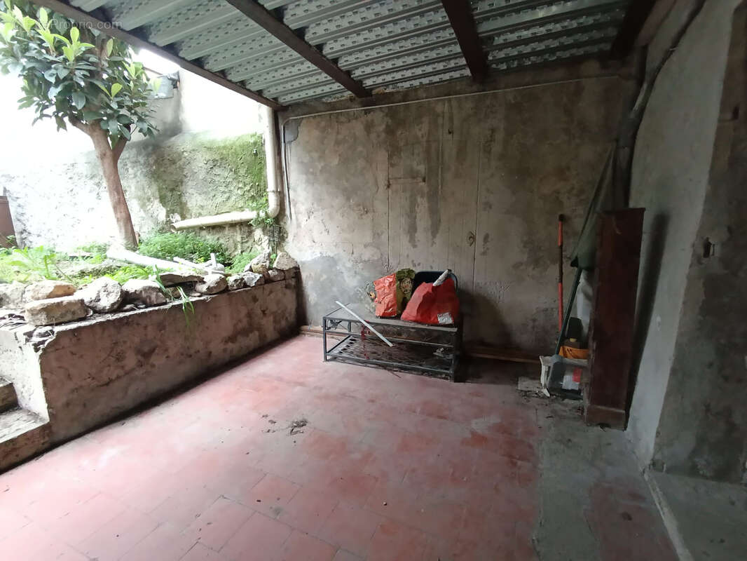 Commerce à MARSEILLE-10E