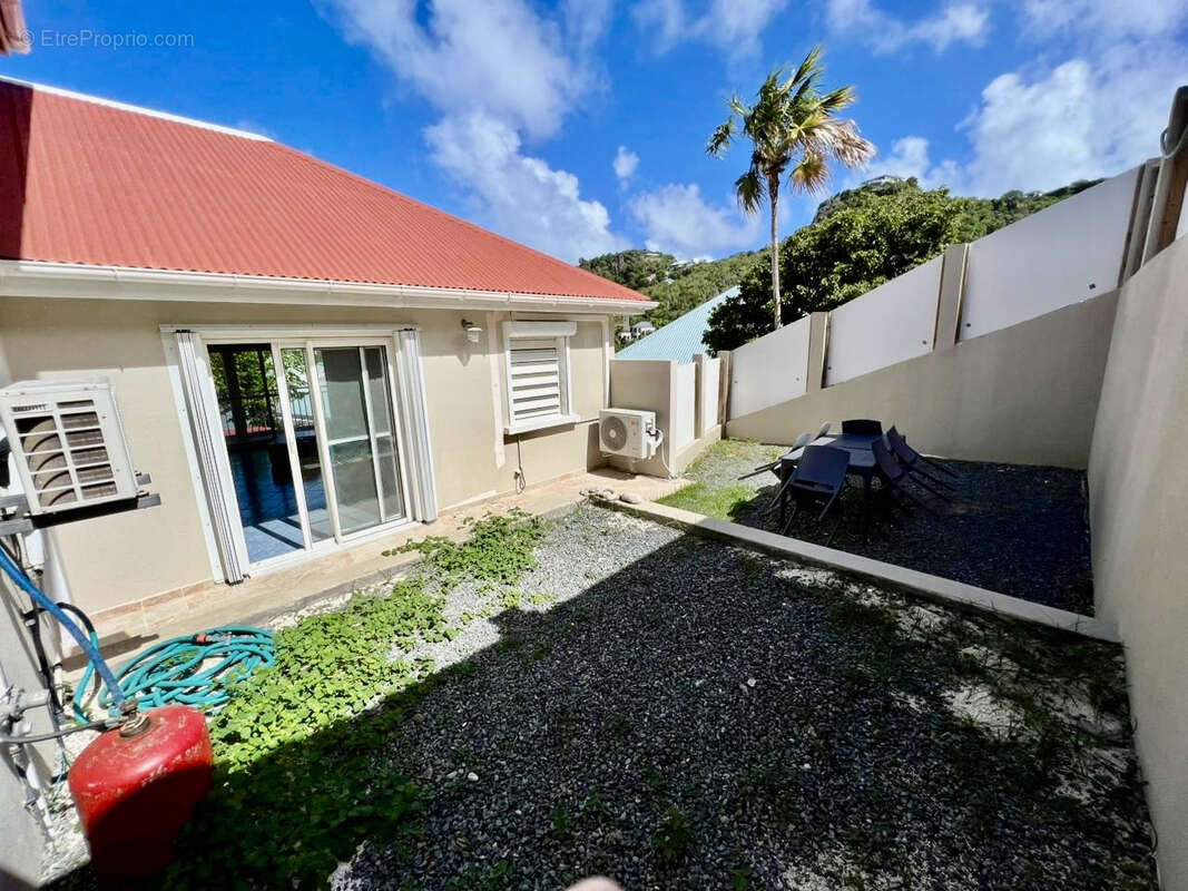 Maison à CAPESTERRE-BELLE-EAU