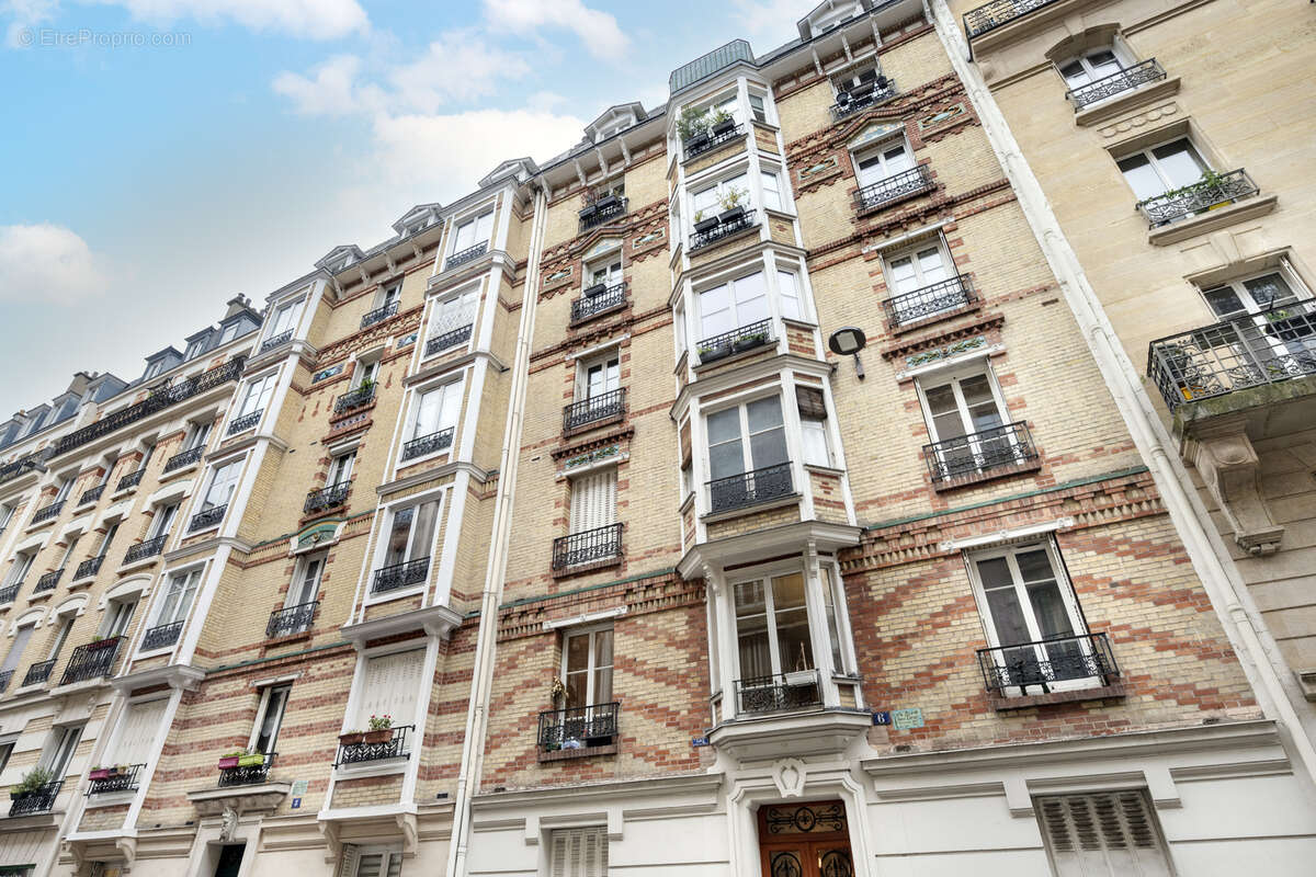 Appartement à PARIS-14E