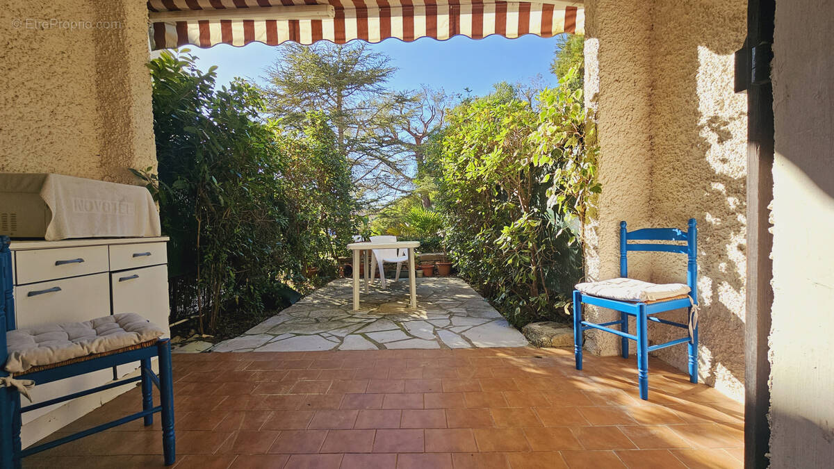 Appartement à SAINT-CYR-SUR-MER