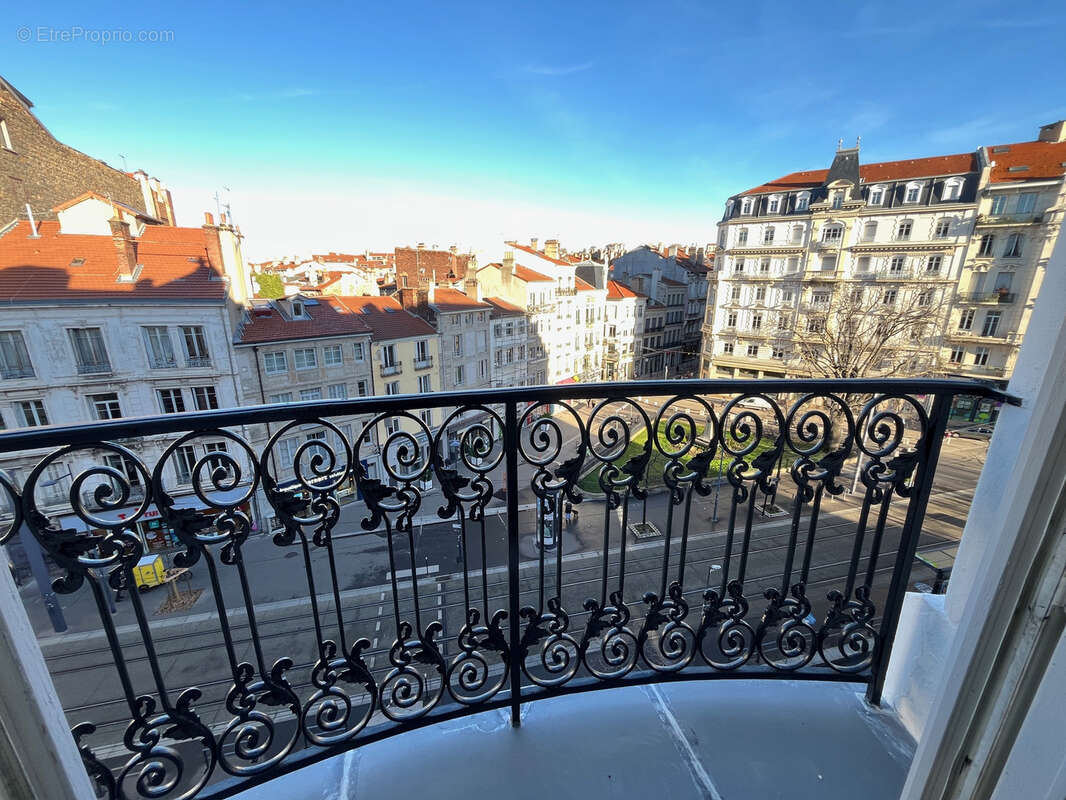 Appartement à SAINT-ETIENNE