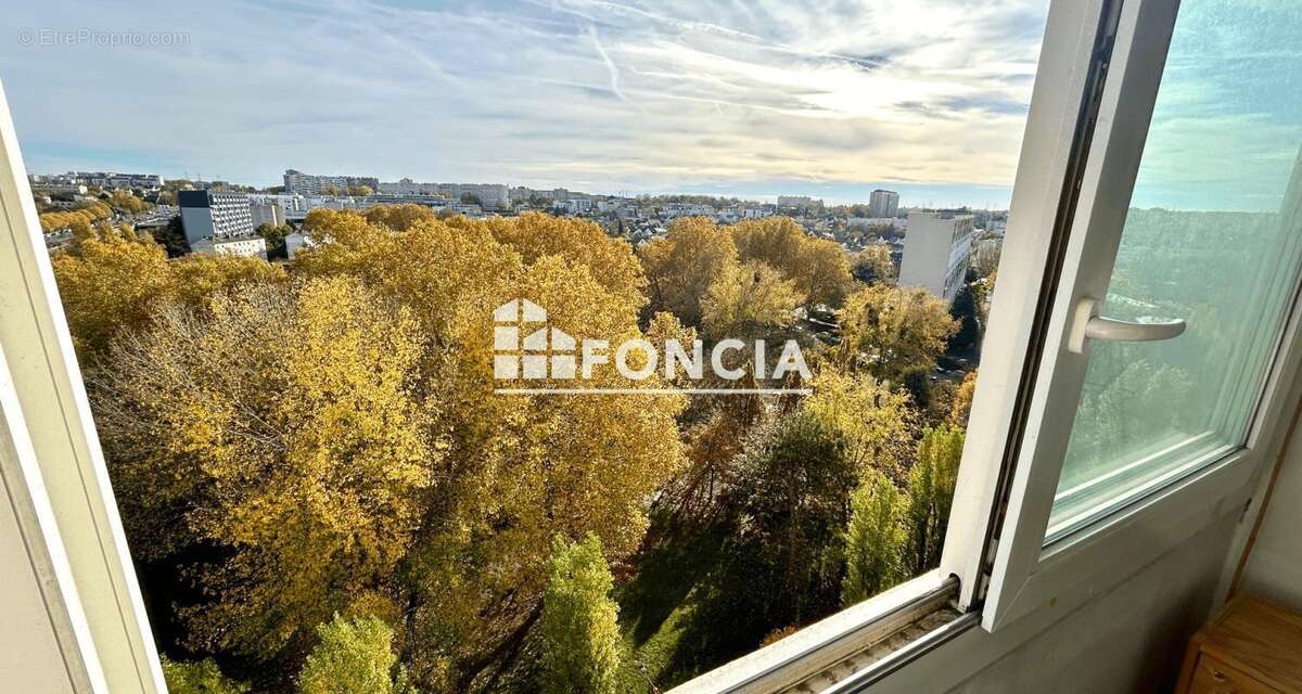 Appartement à FRESNES