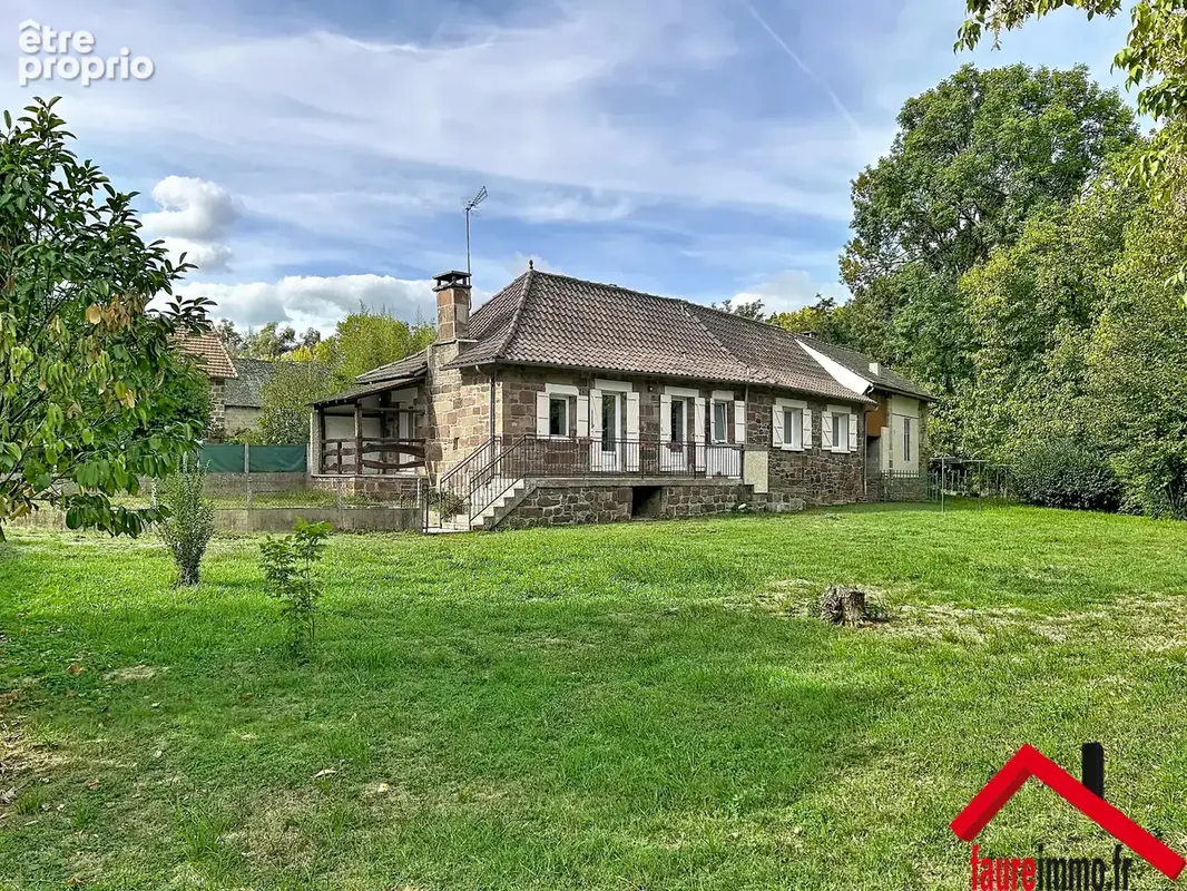 Maison à SAINT-PANTALEON-DE-LARCHE