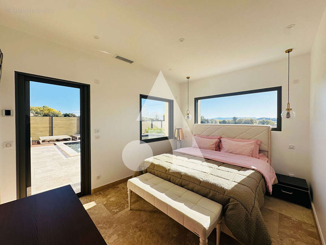 Maison à LA MOTTE-D&#039;AIGUES