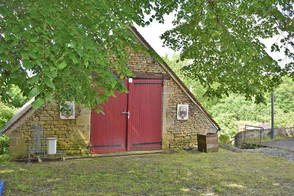 Maison à LA CHAPELLE-AUBAREIL
