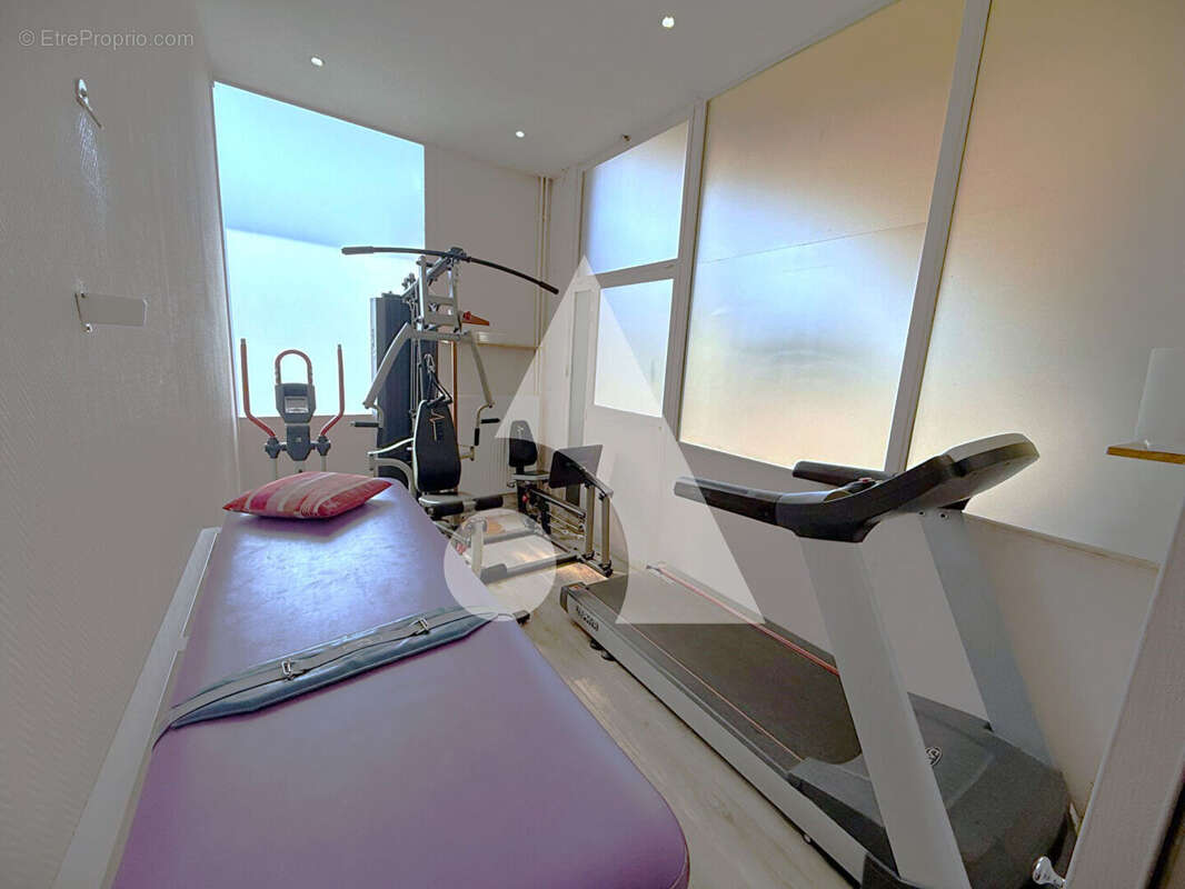 Commerce à EAUBONNE