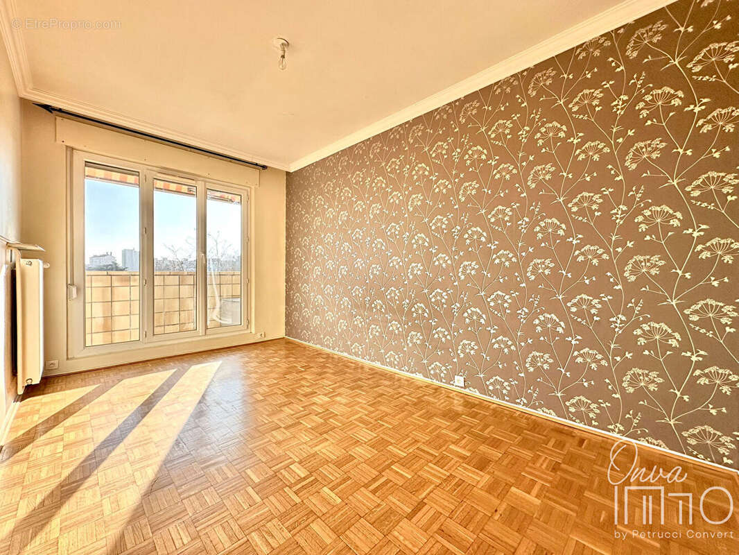 Gratte-Ciel/Tolstoï - T3 de 74m² avec balcon - photo 5