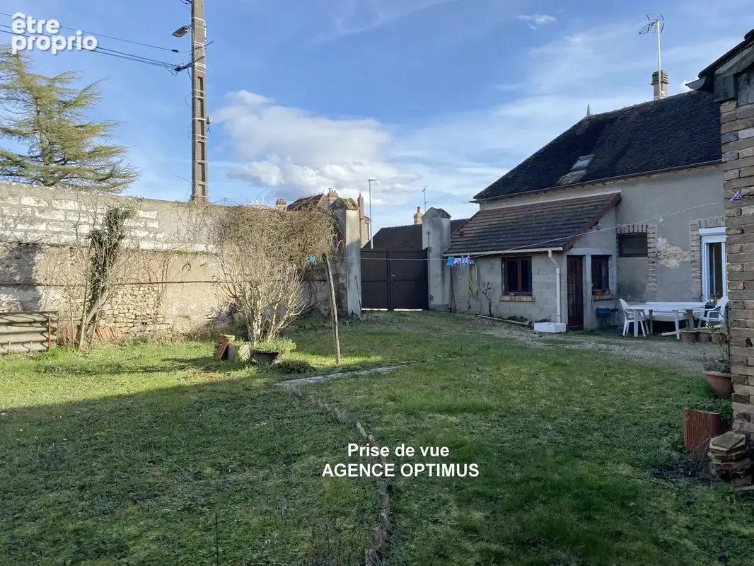 A VINNEUF, une maison de village qui n'attend que votre projet - photo 4