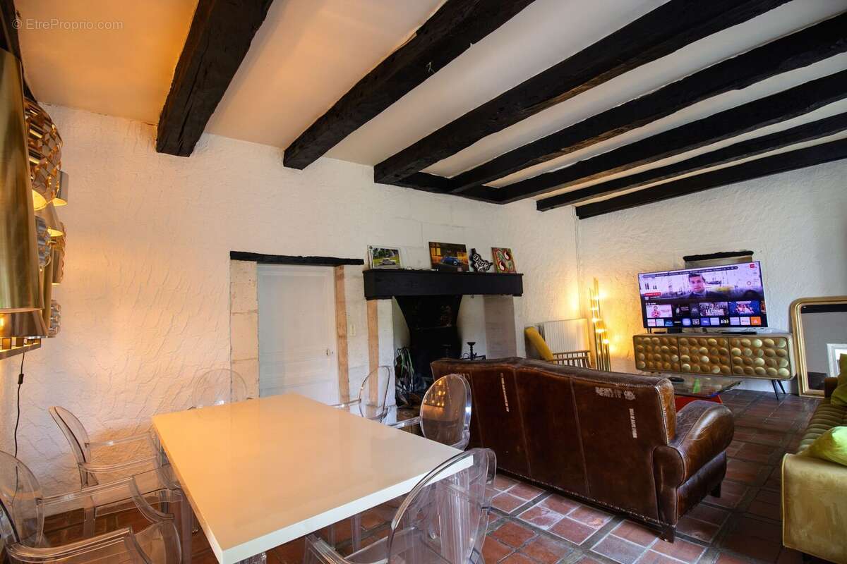 Maison à ANTONNE-ET-TRIGONANT