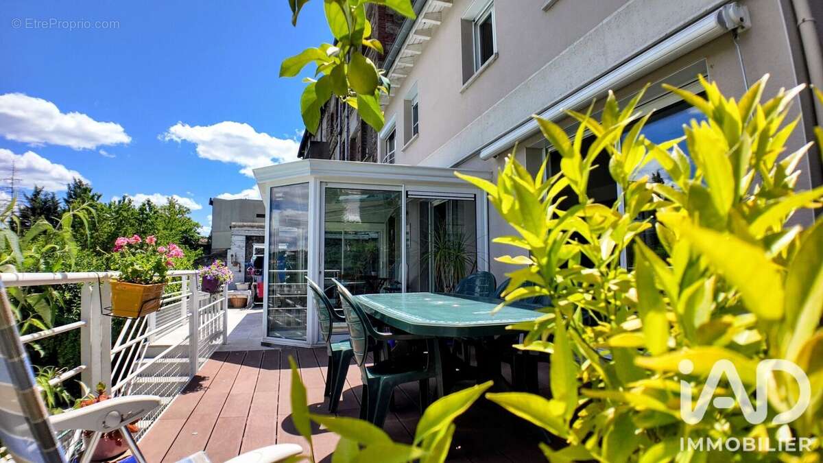 Photo 2 - Maison à SAINT-GENEST-LERPT