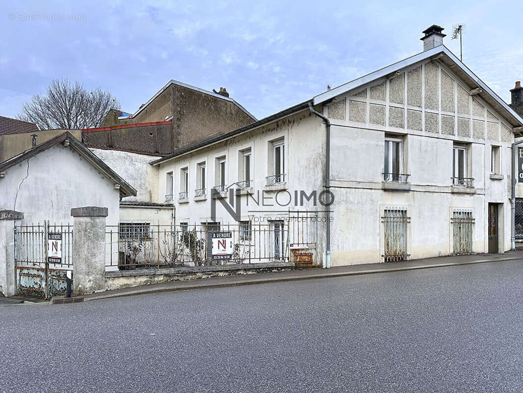 Maison à NEUFCHATEAU