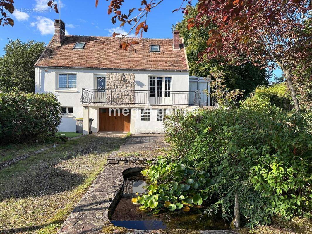 Maison à FONTAINE-LA-GAILLARDE