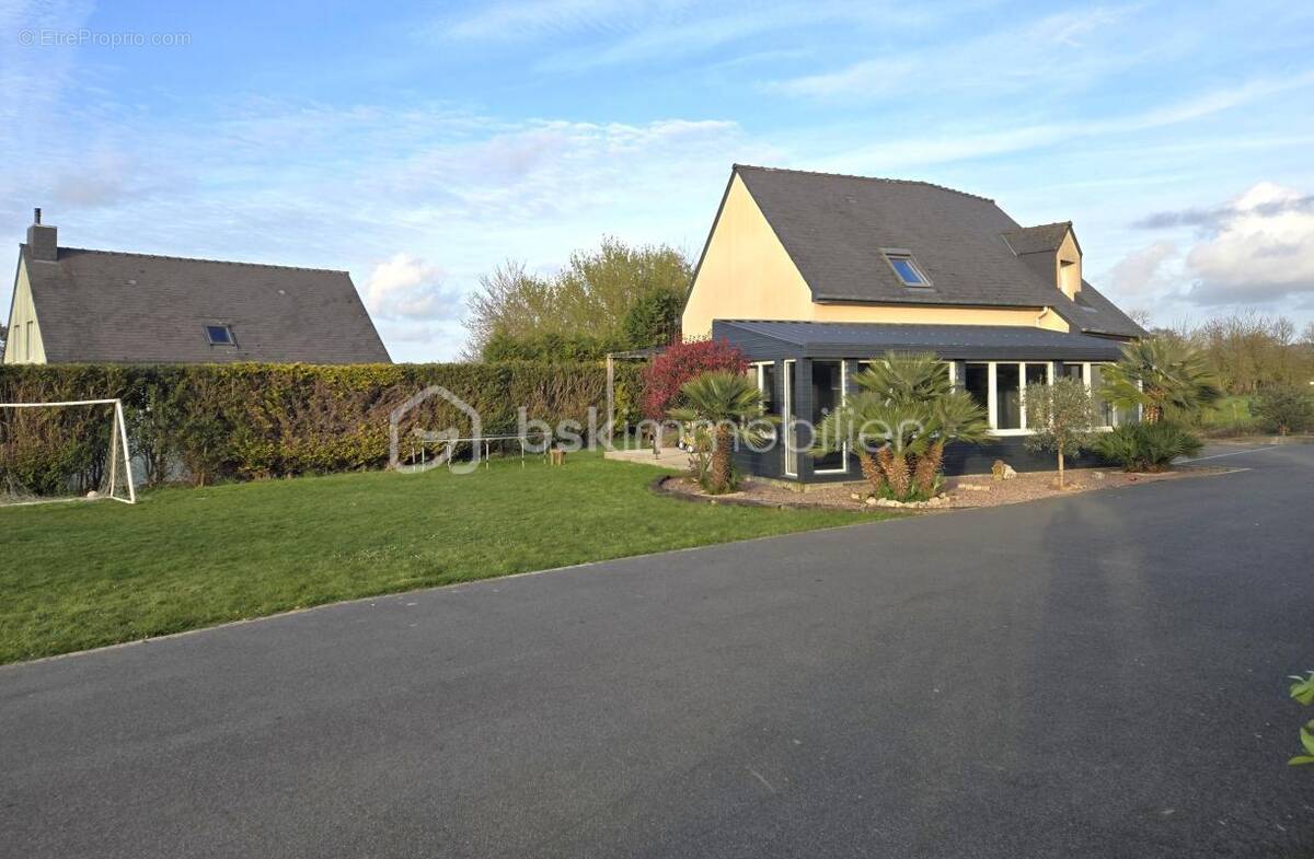 Maison à PLOUASNE
