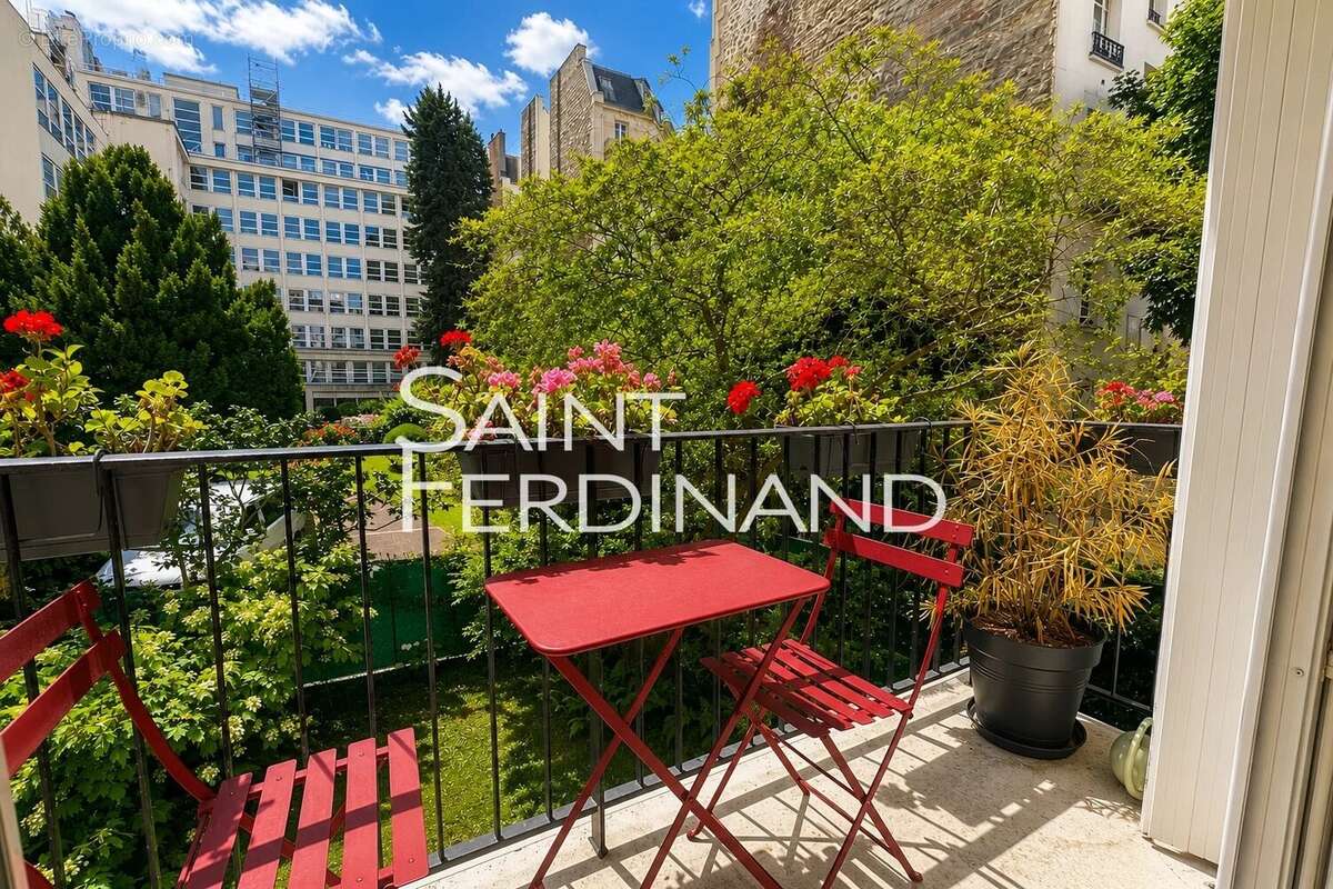 Appartement à NEUILLY-SUR-SEINE