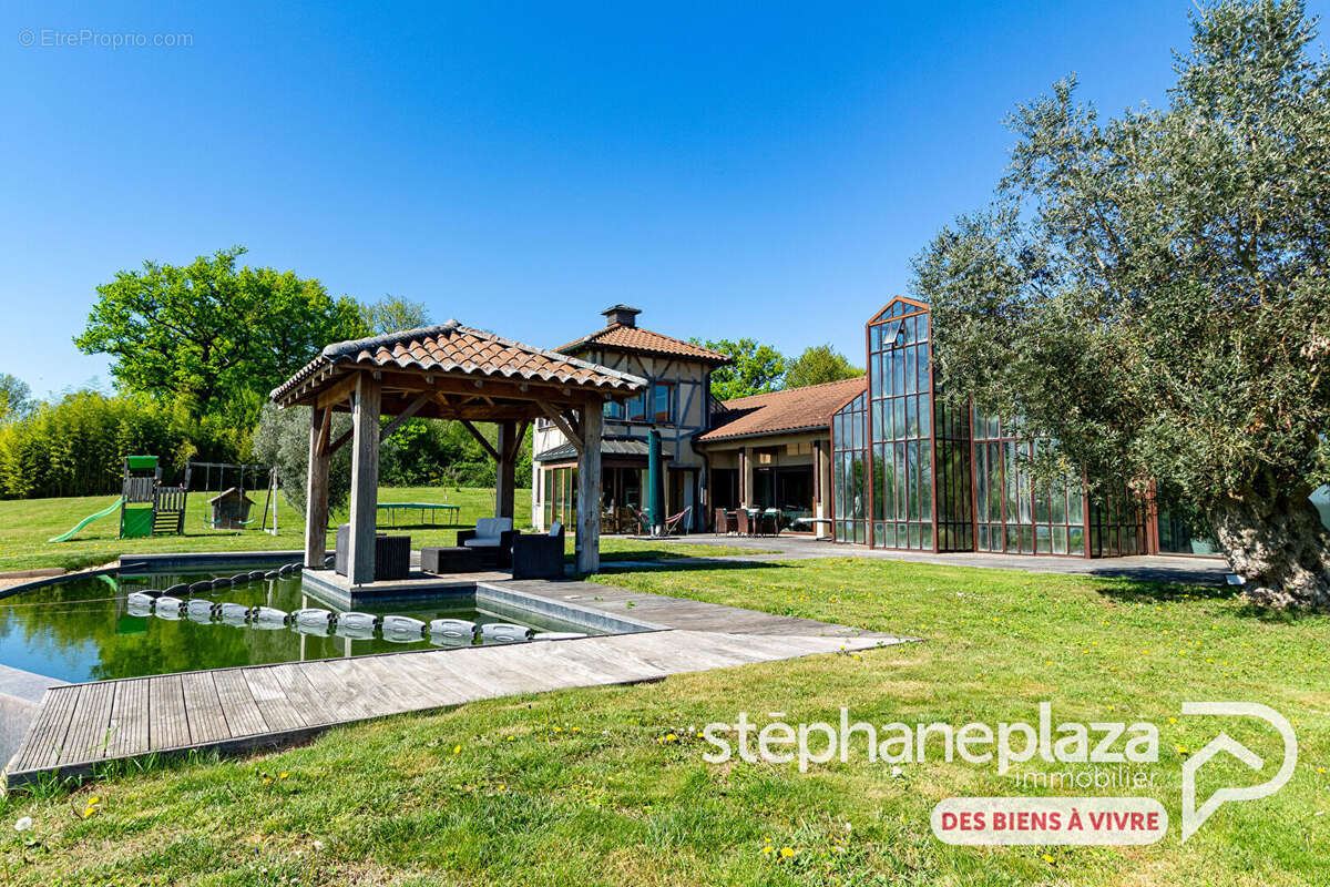 Maison à VERSAILLEUX