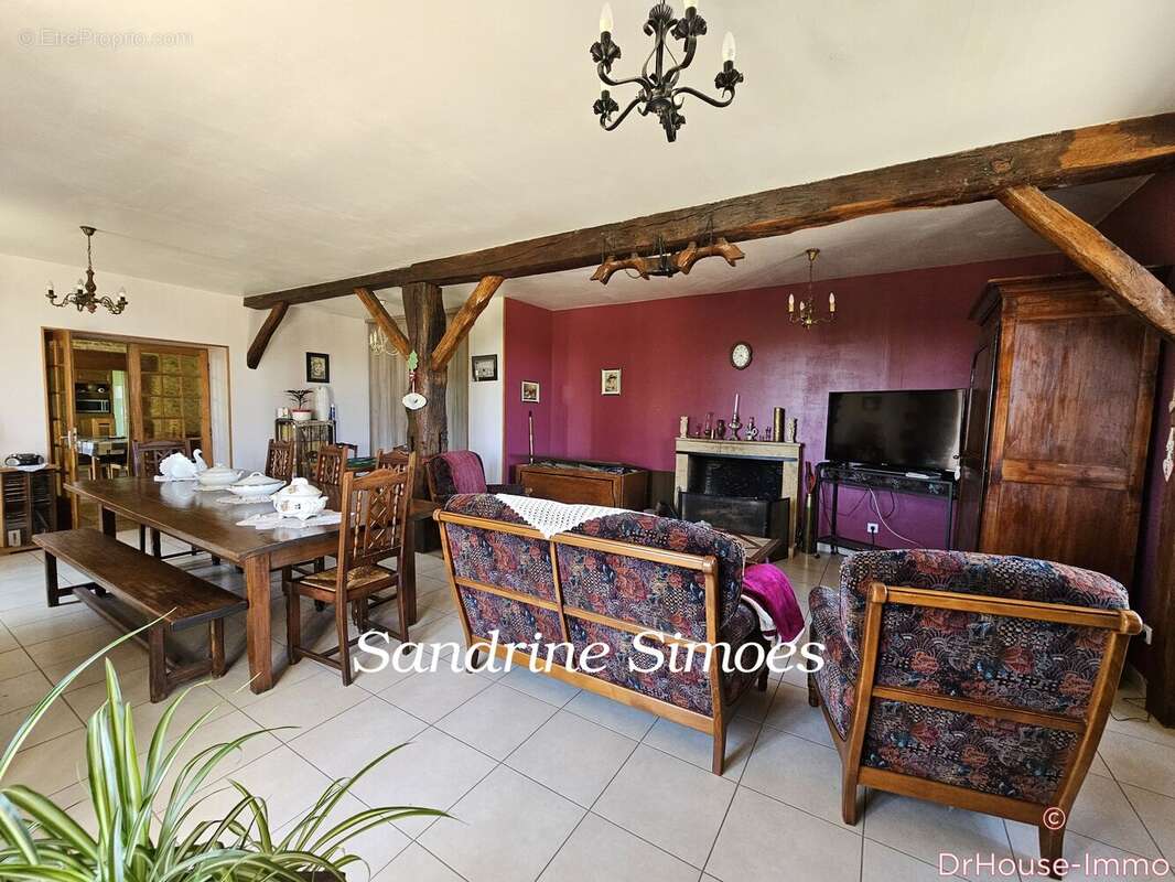 Maison à MAUPREVOIR