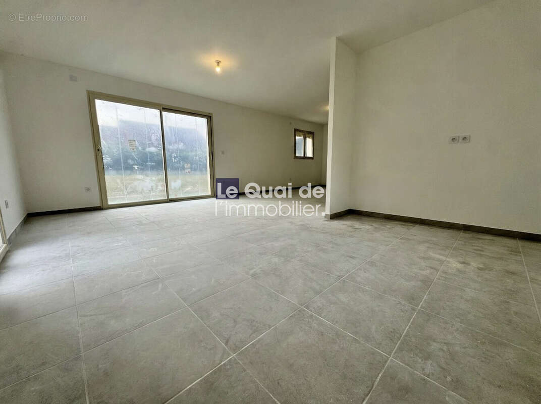 Maison à COGNIN-LES-GORGES