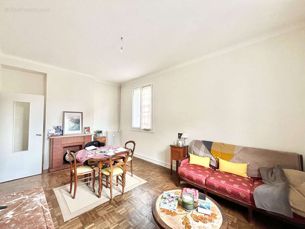 A VENDRE appartement loué à Caen 2 pièce(s) 55.18 m2 - Lumineux - quartier prisé - grand salon séjour - photo 4