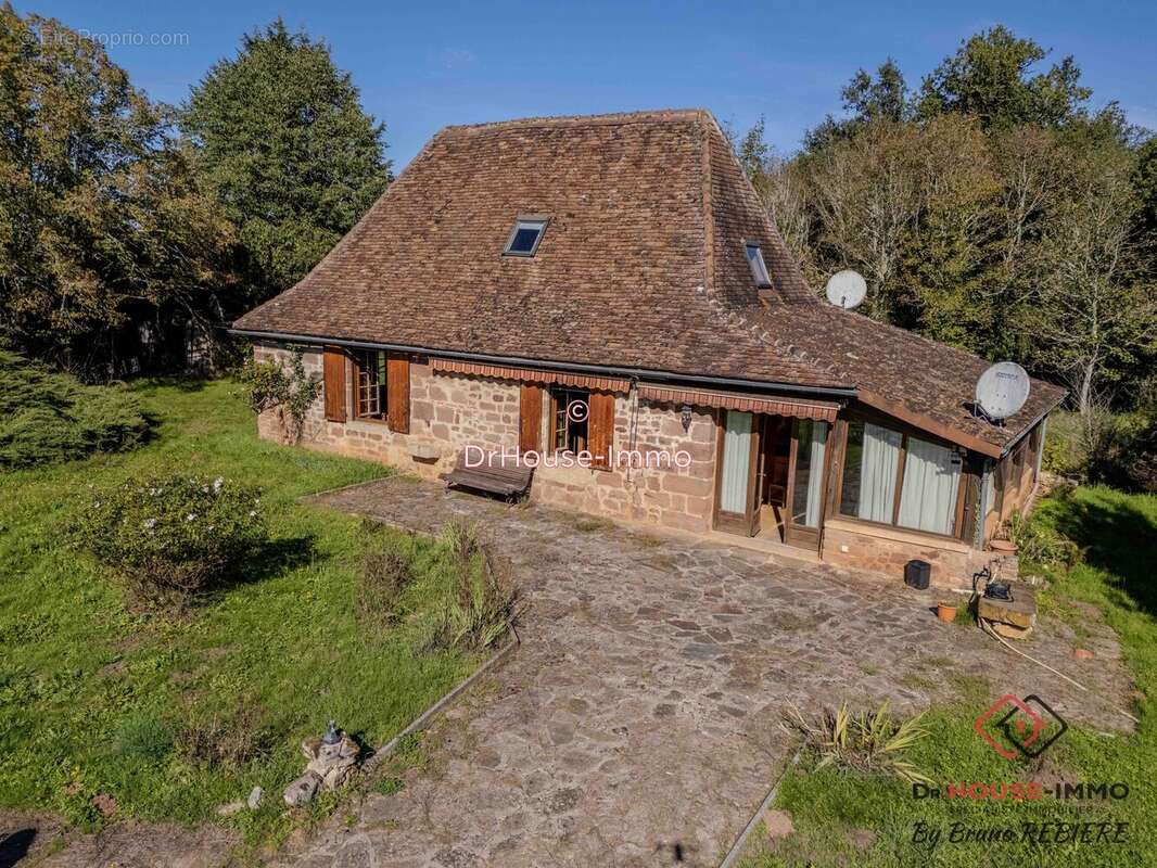 Maison à HAUTEFORT