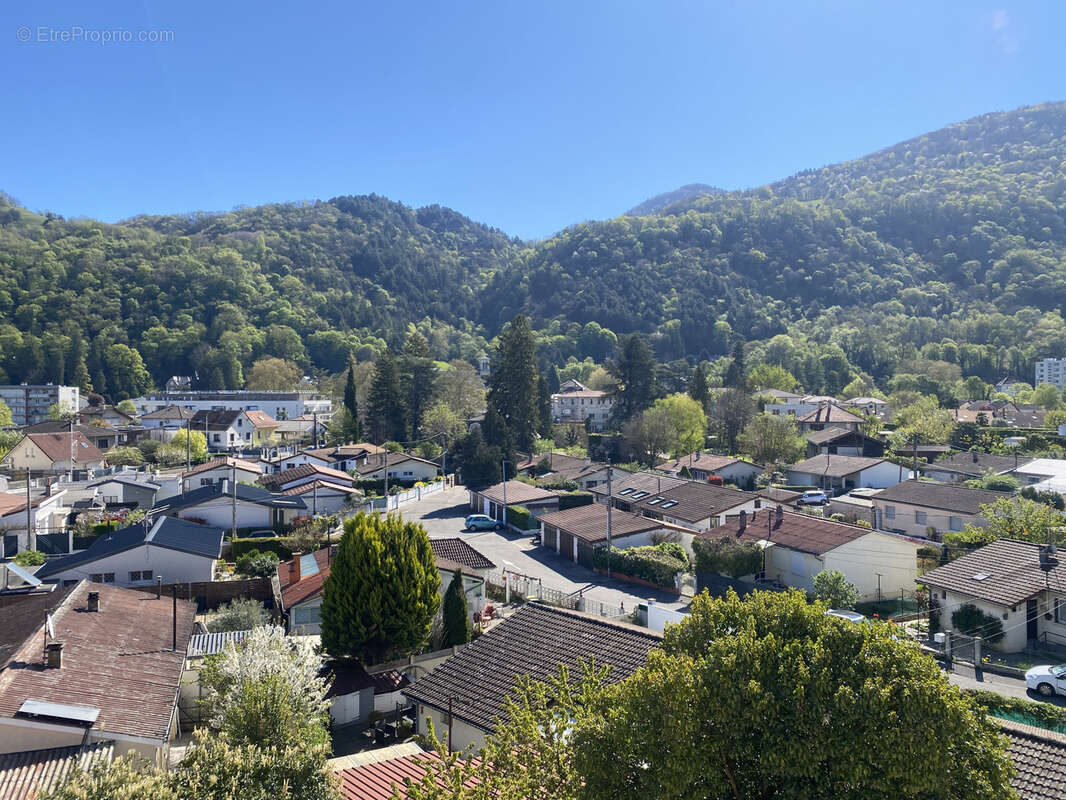 Appartement à SAINT-MARTIN-D'HERES