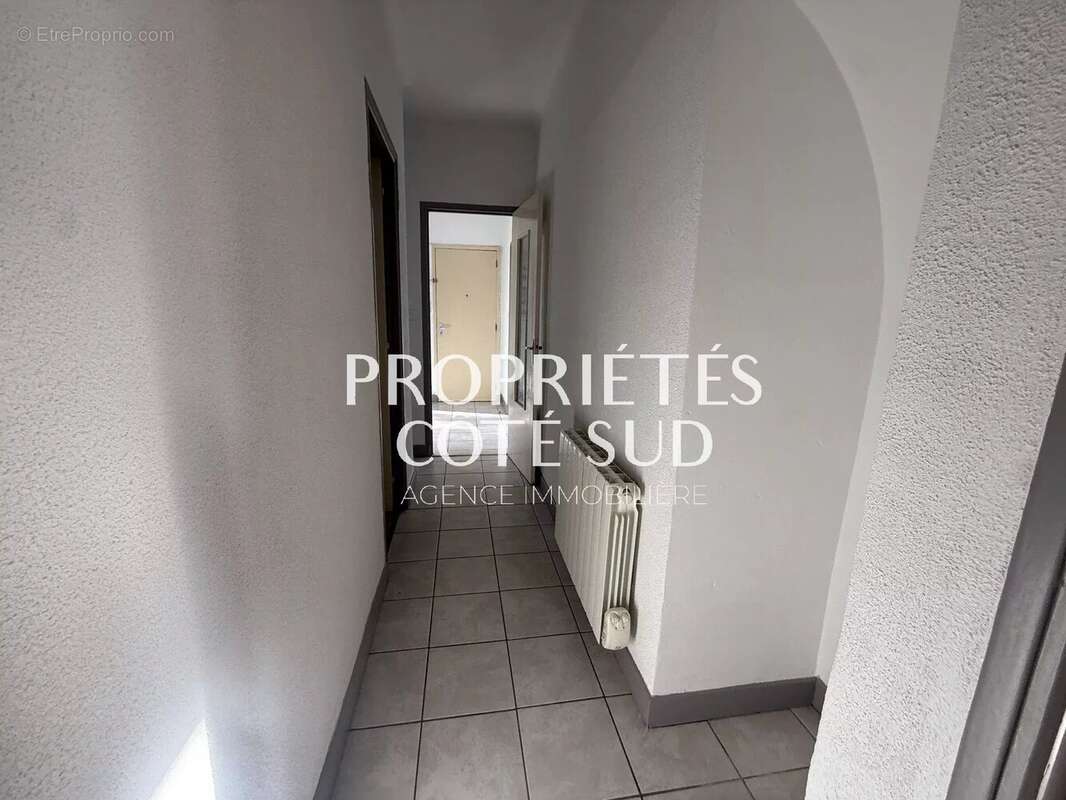 Appartement à VILLENEUVE-LES-AVIGNON
