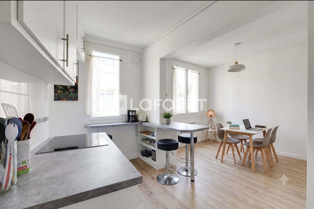 Appartement à PARIS-14E