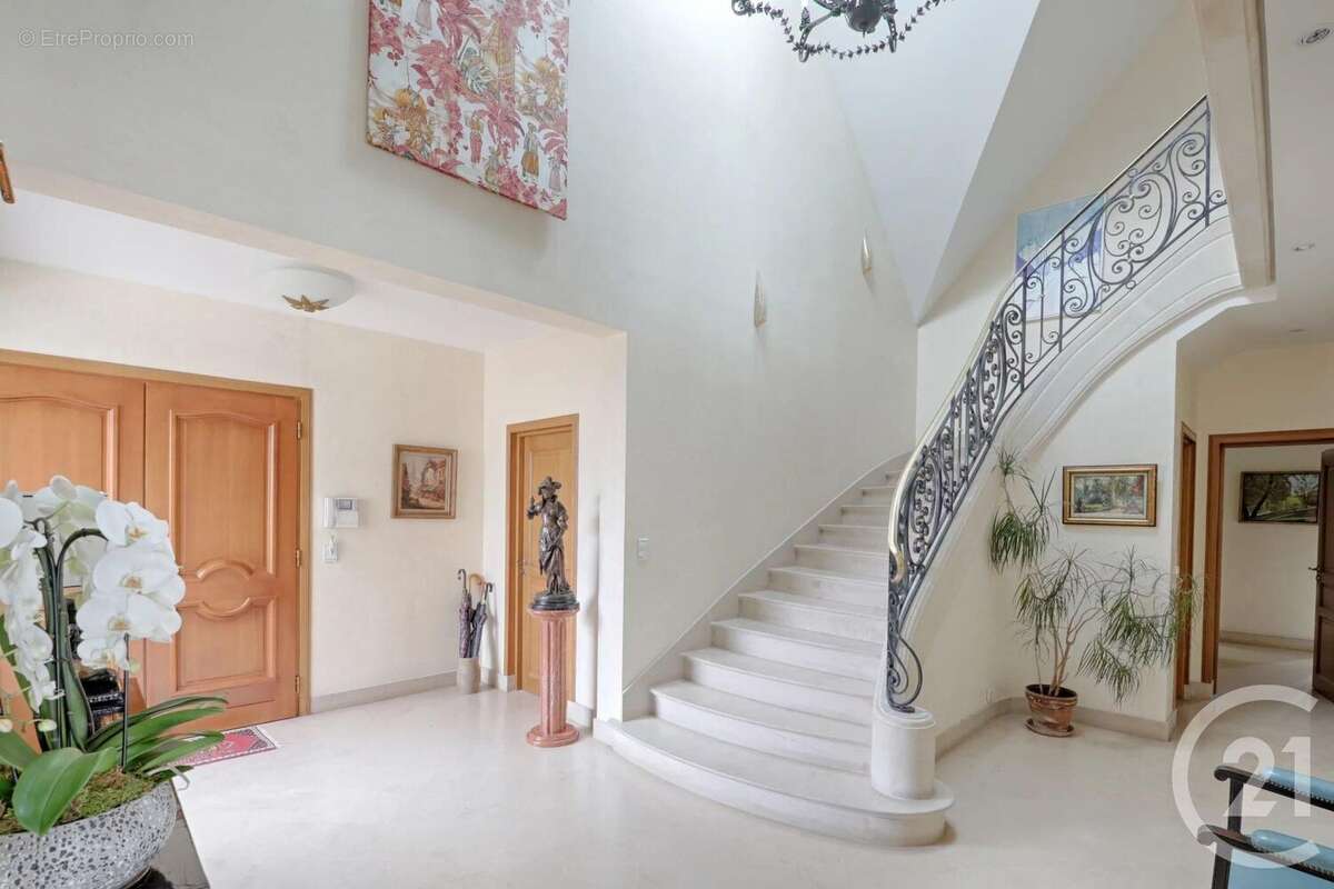 Maison à SAINT-MAUR-DES-FOSSES