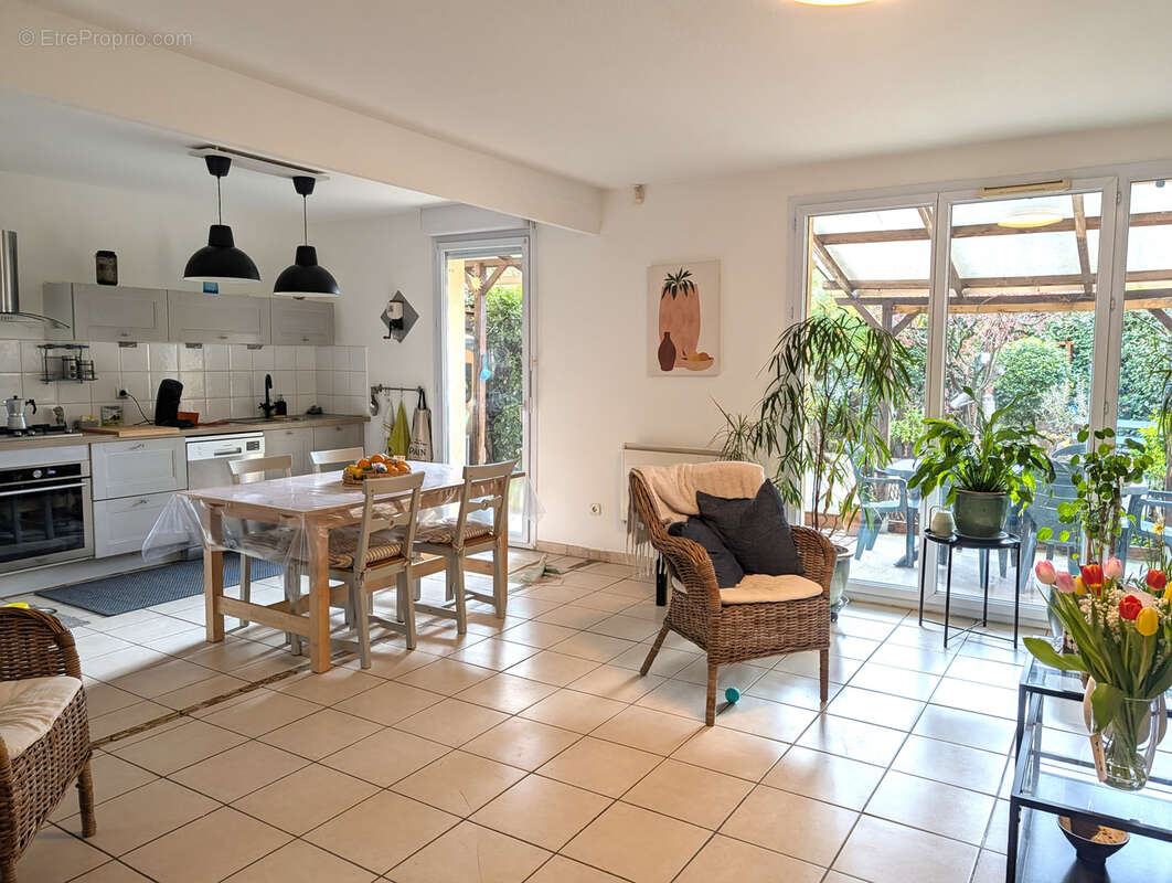 Maison à MORIERES-LES-AVIGNON
