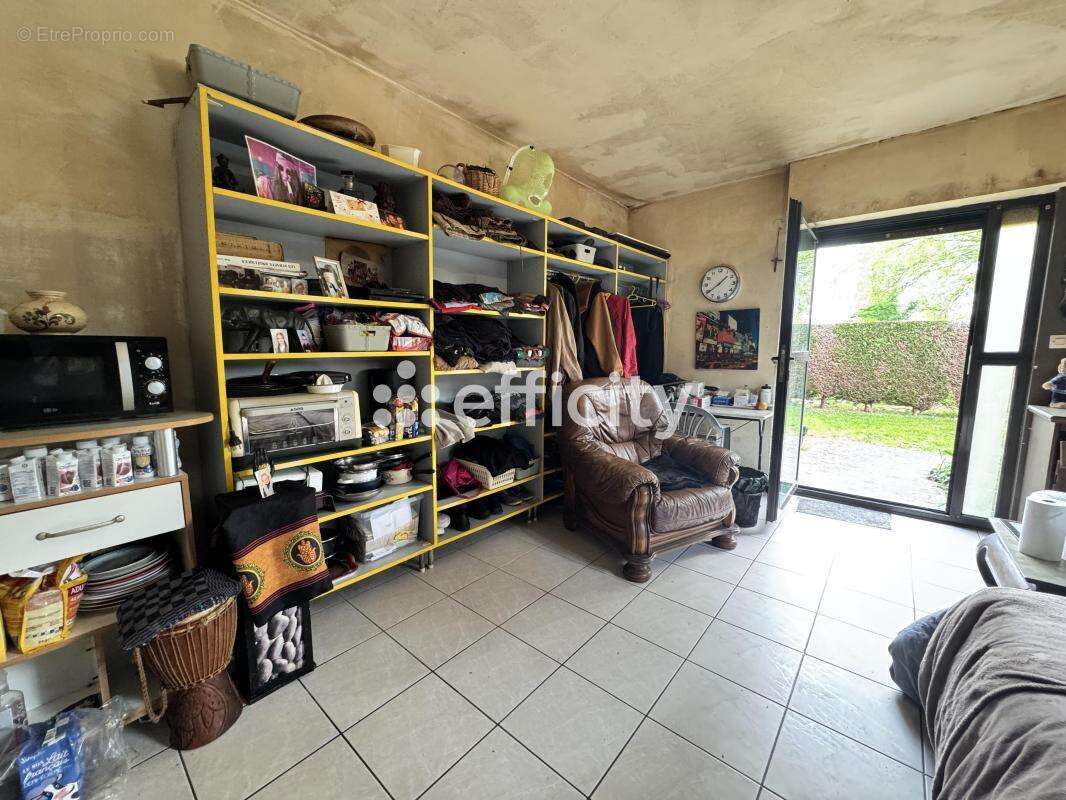 Appartement à FAMARS