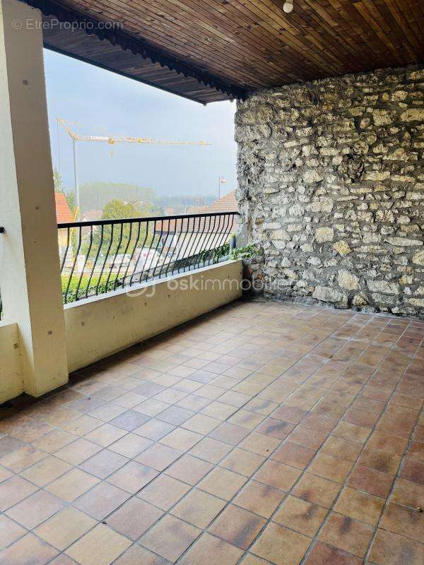 Appartement à MORESTEL