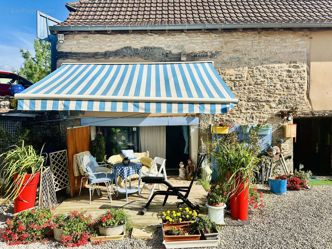 Maison à PUYJOURDES