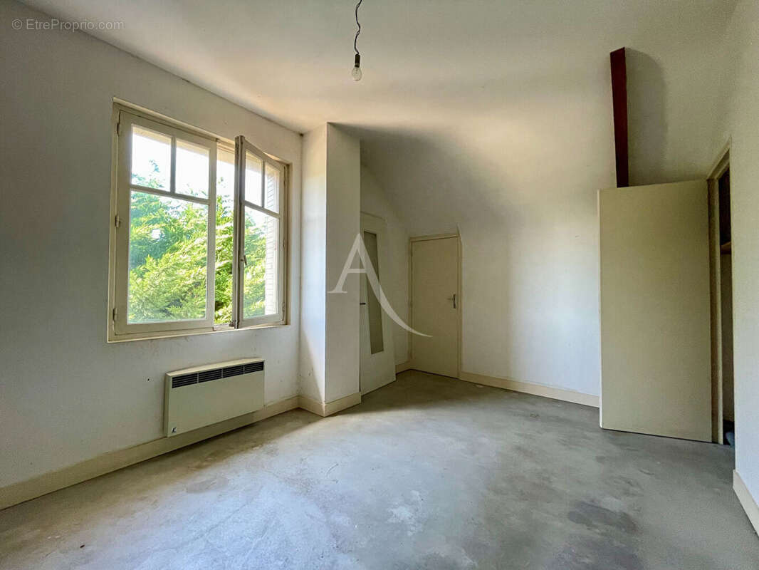 Maison à CONTRES