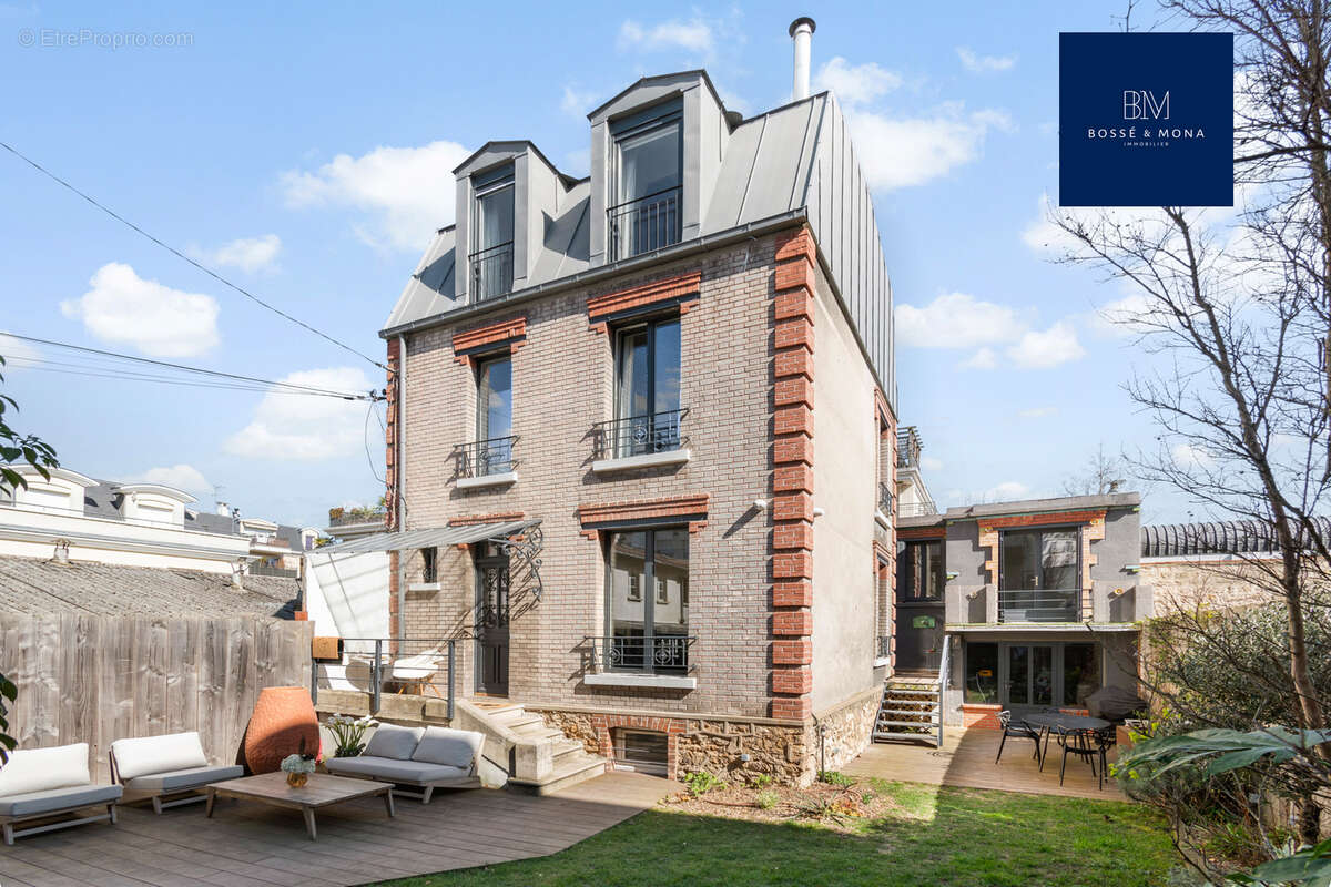 Maison à LA GARENNE-COLOMBES