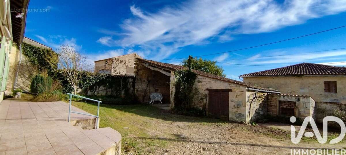 Maison 140 m² à Saint-Mande-Sur-Bredoire  - photo 2