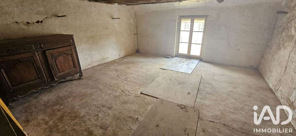 Maison 236 m² à Saint-Leger  - photo 5