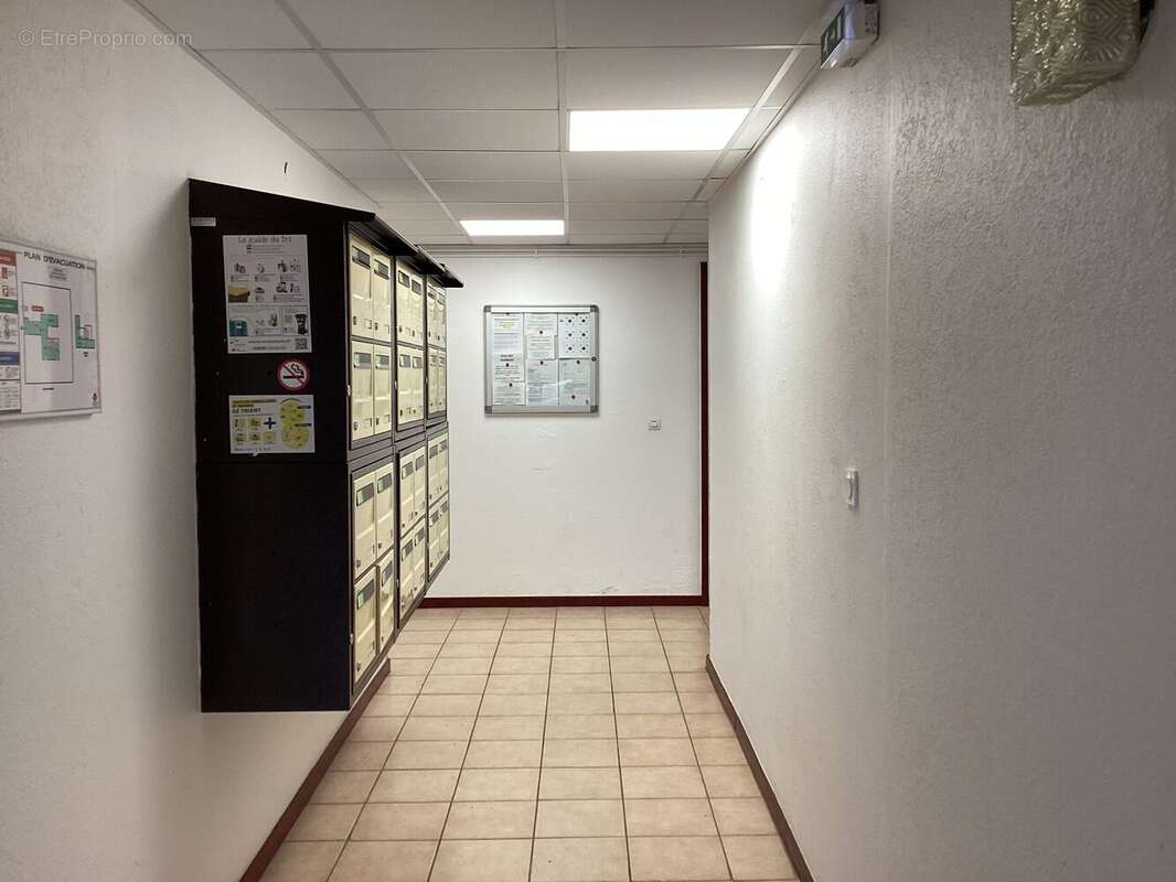 ENTREE BOITES AUX LETTRES - Appartement à LE VERDON-SUR-MER