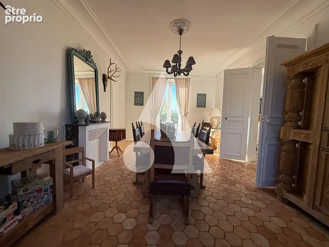 Maison de maître du XIX ème siècle  au coeur d'un parc de 3743m2 - photo 3