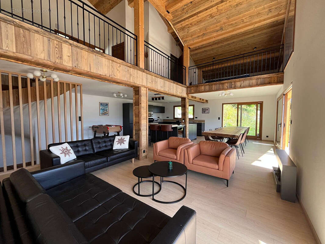 Exclusivité - Chalet - 2 logements - Bourg-St-Maurice - photo 3